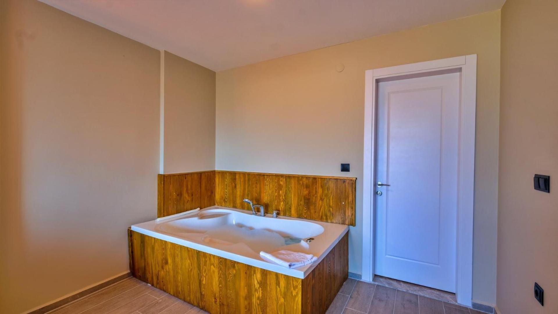 Villa 4 Bedroom - 2159 *