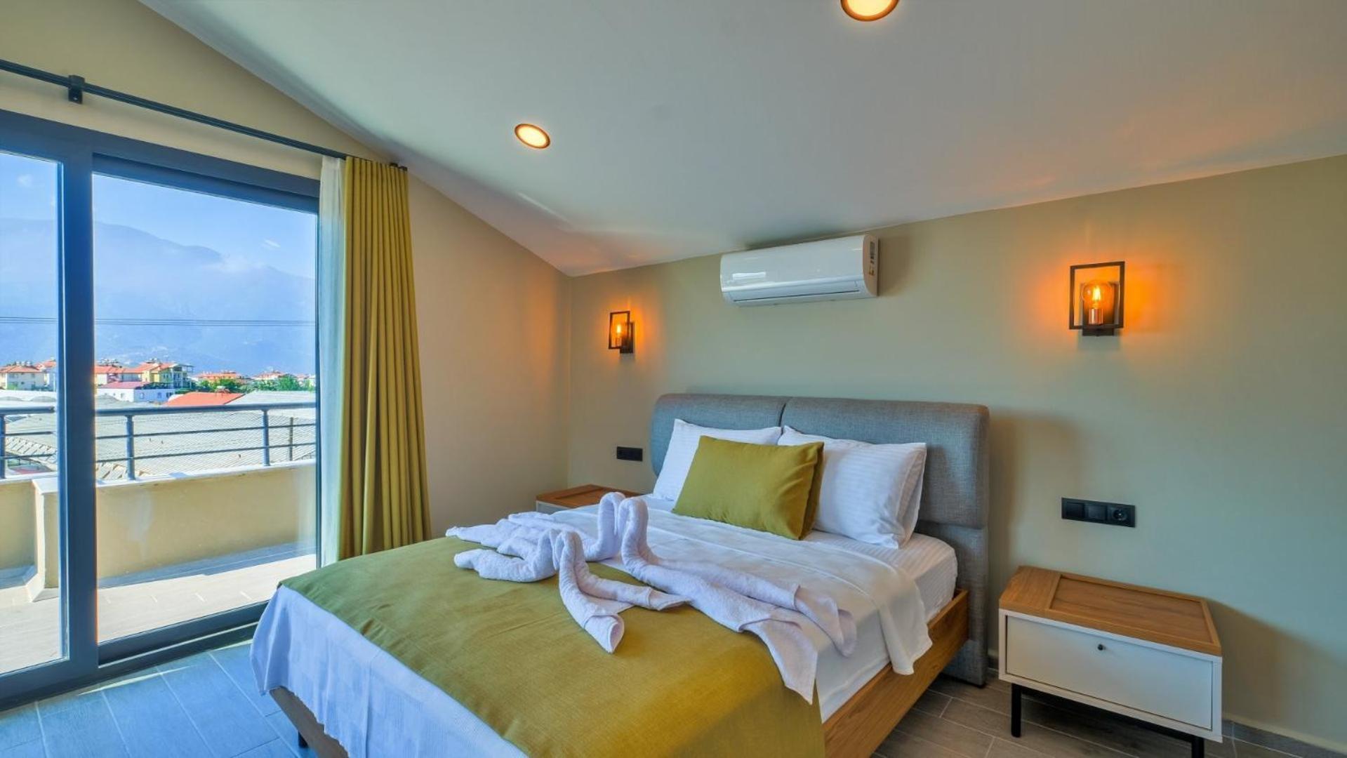 4 Bedroom - 2159 *